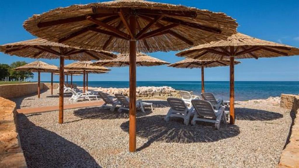 Holiday Mobile Homes Park Riviera Karigador Εξωτερικό φωτογραφία