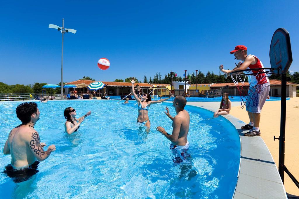 Holiday Mobile Homes Park Riviera Karigador Εξωτερικό φωτογραφία